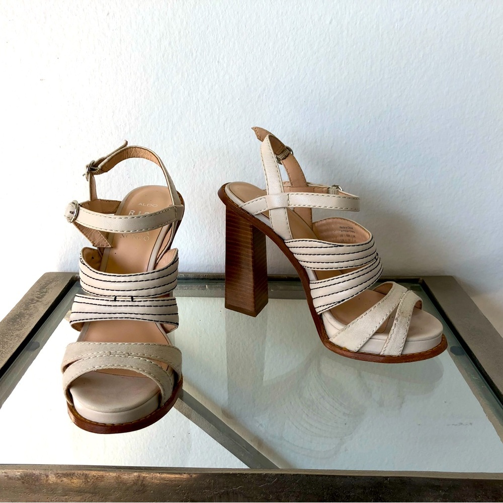 Aldo - 6.5/37 - 
Tan / Beige